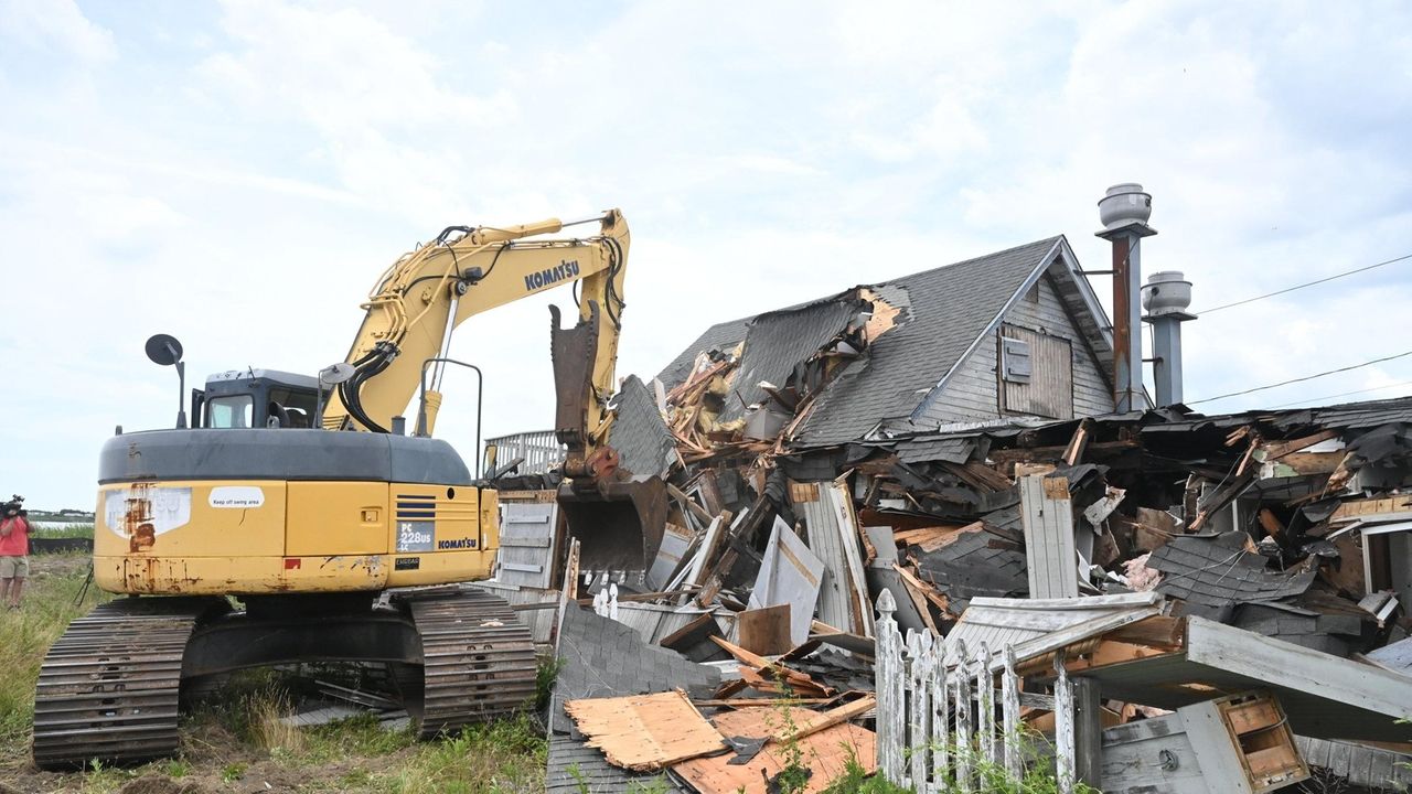 Violet Cove, a vacant Mastic Beach restaurant damaged by Sandy, gets