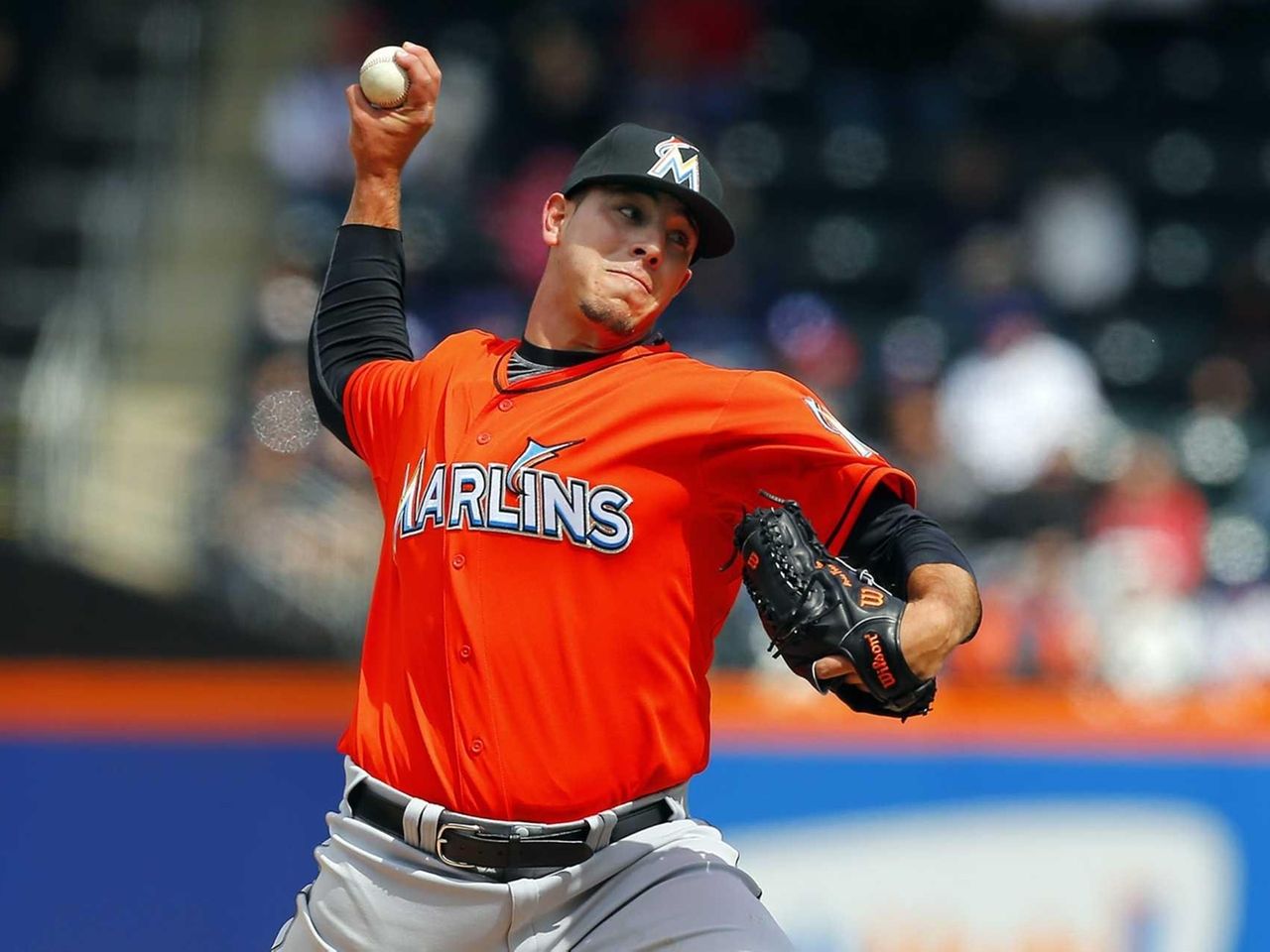 video-jose-fernandez-showboats-after-hitting-home-run-benches-clear