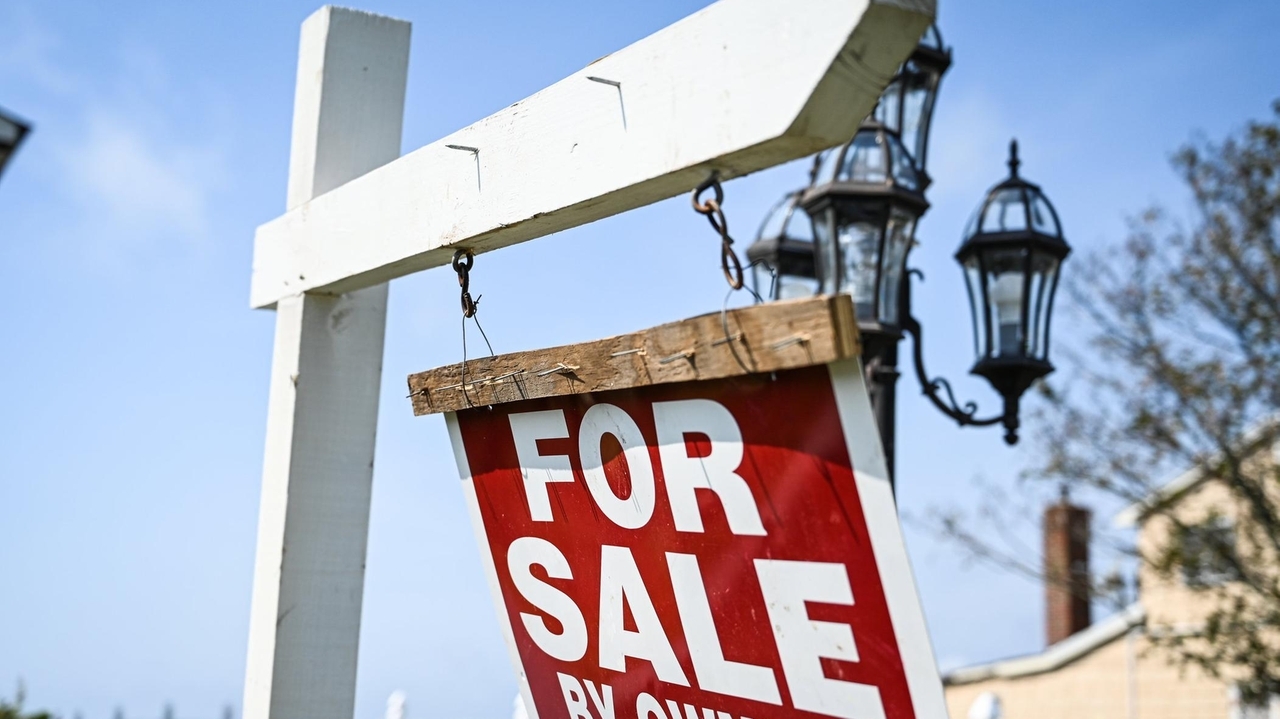 East End towns show tiny population gains, census figures say, but declines persist in Long Island towns, cities overall - Newsday