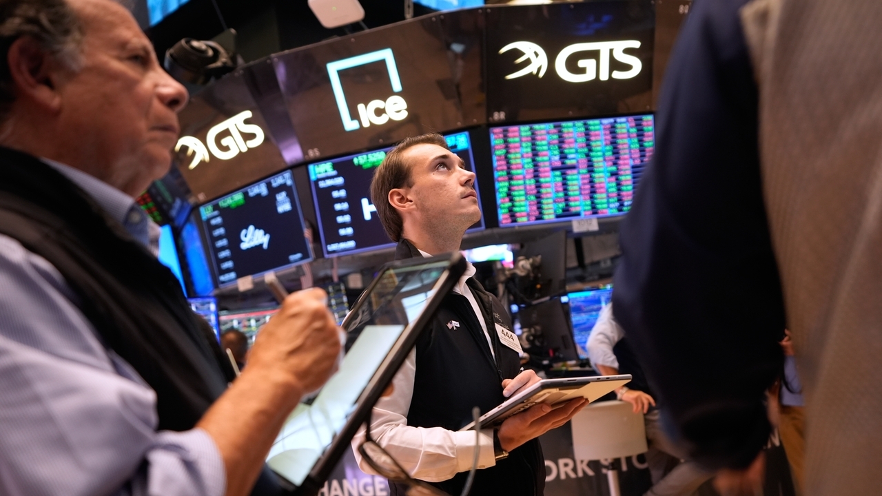 America In Focus: Money pressures climb as mortgage rate tops 7%, bond ...