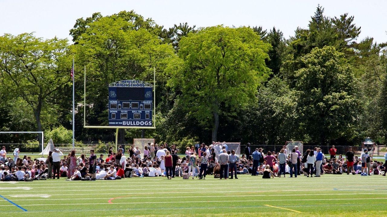 Cops Hewlett school reopened after pressure cooker find Newsday