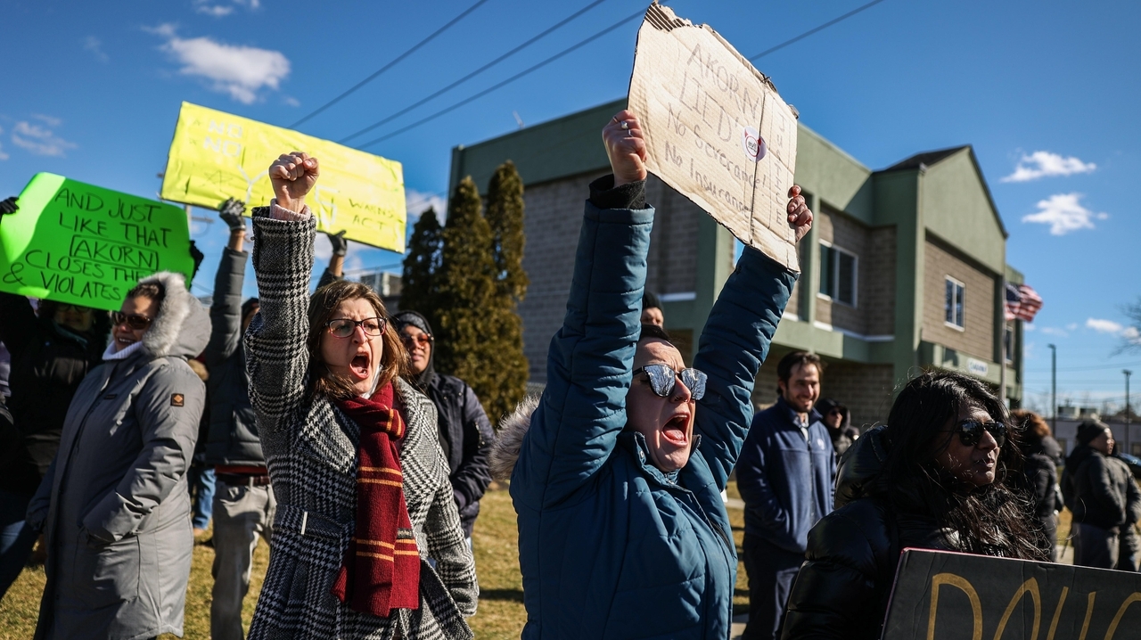 Drug company Akorn lays off hundreds, including 303 in Amityville, with