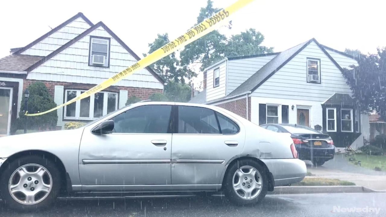 Elmont man upset about divorce fatally shoots wife, then himself(00)