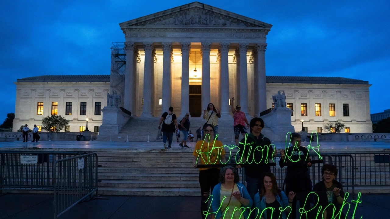 One year later, the Supreme Court's abortion decision is both scorned and praised - Vimarsana News