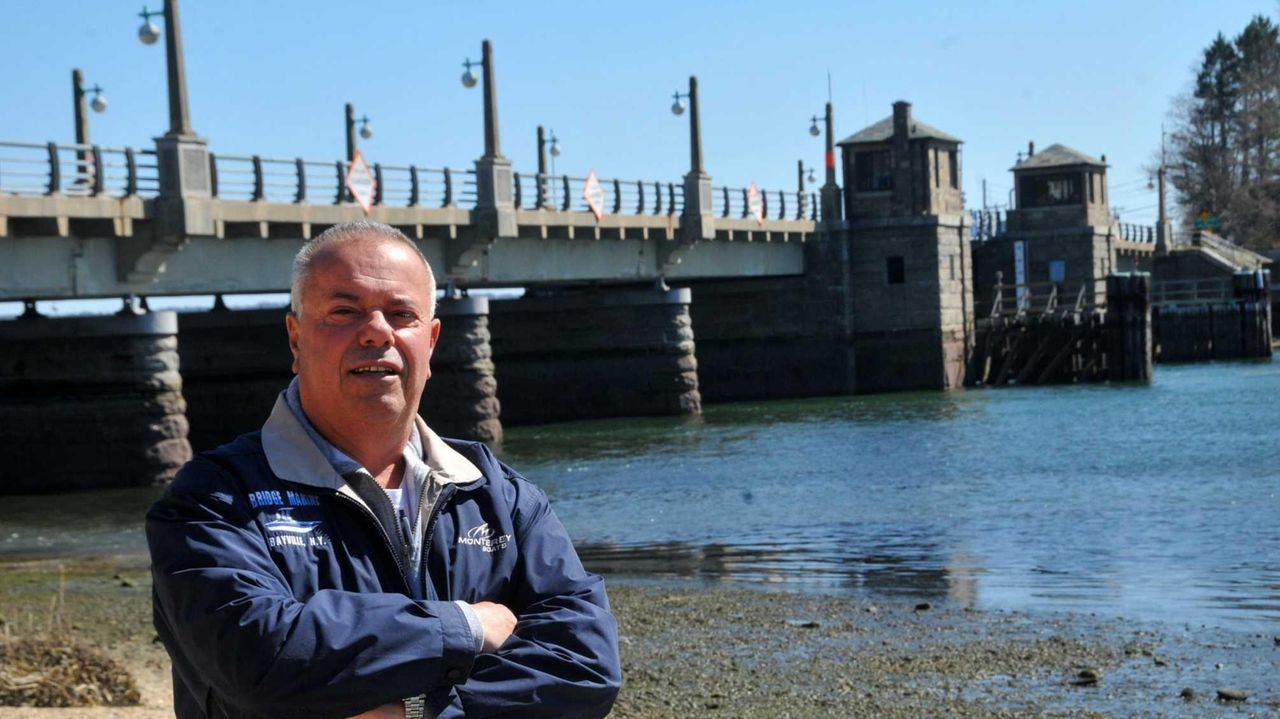 Drawbridge at Bayville Bridge remains closed to repairs Newsday