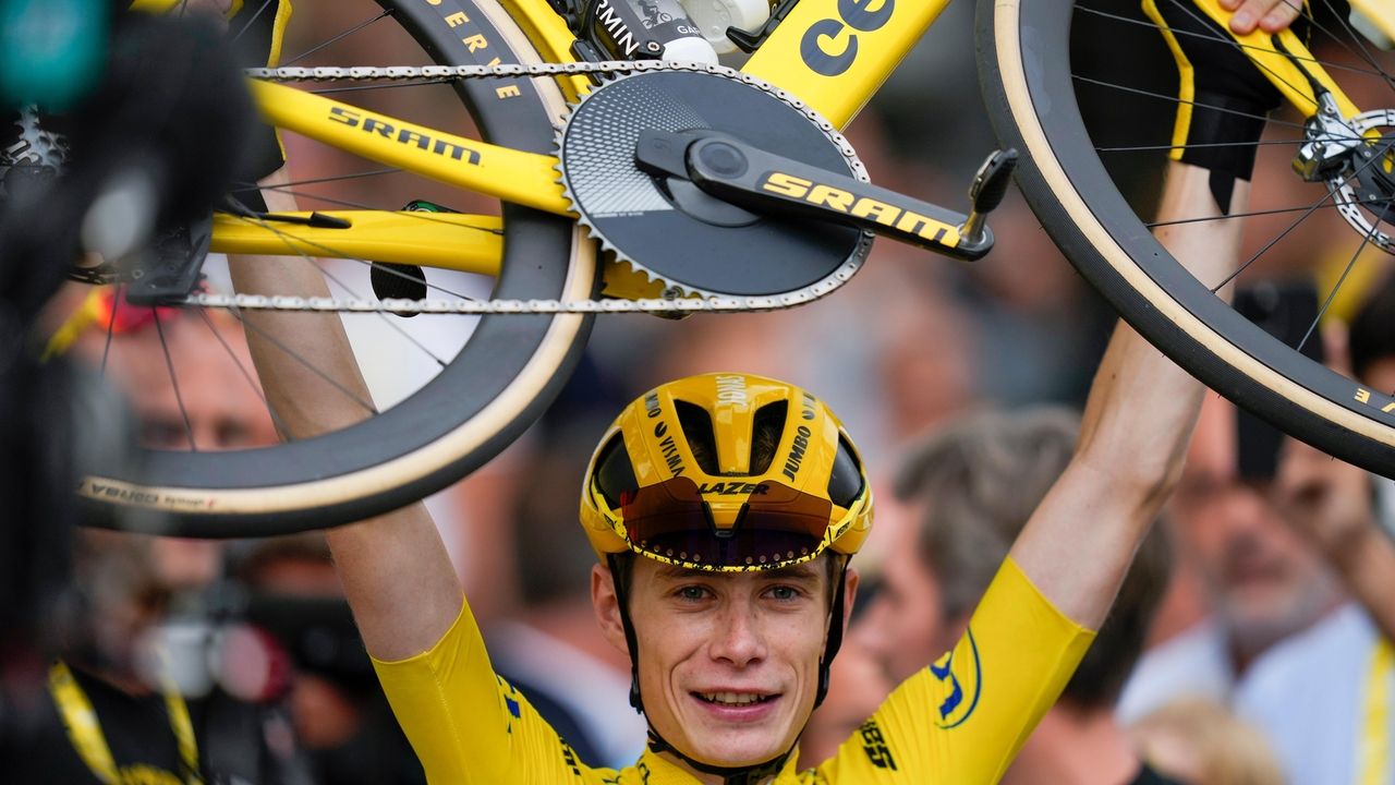 Danish Rider Jonas Vingegaard Wins The Tour De France For 2nd Straight ...