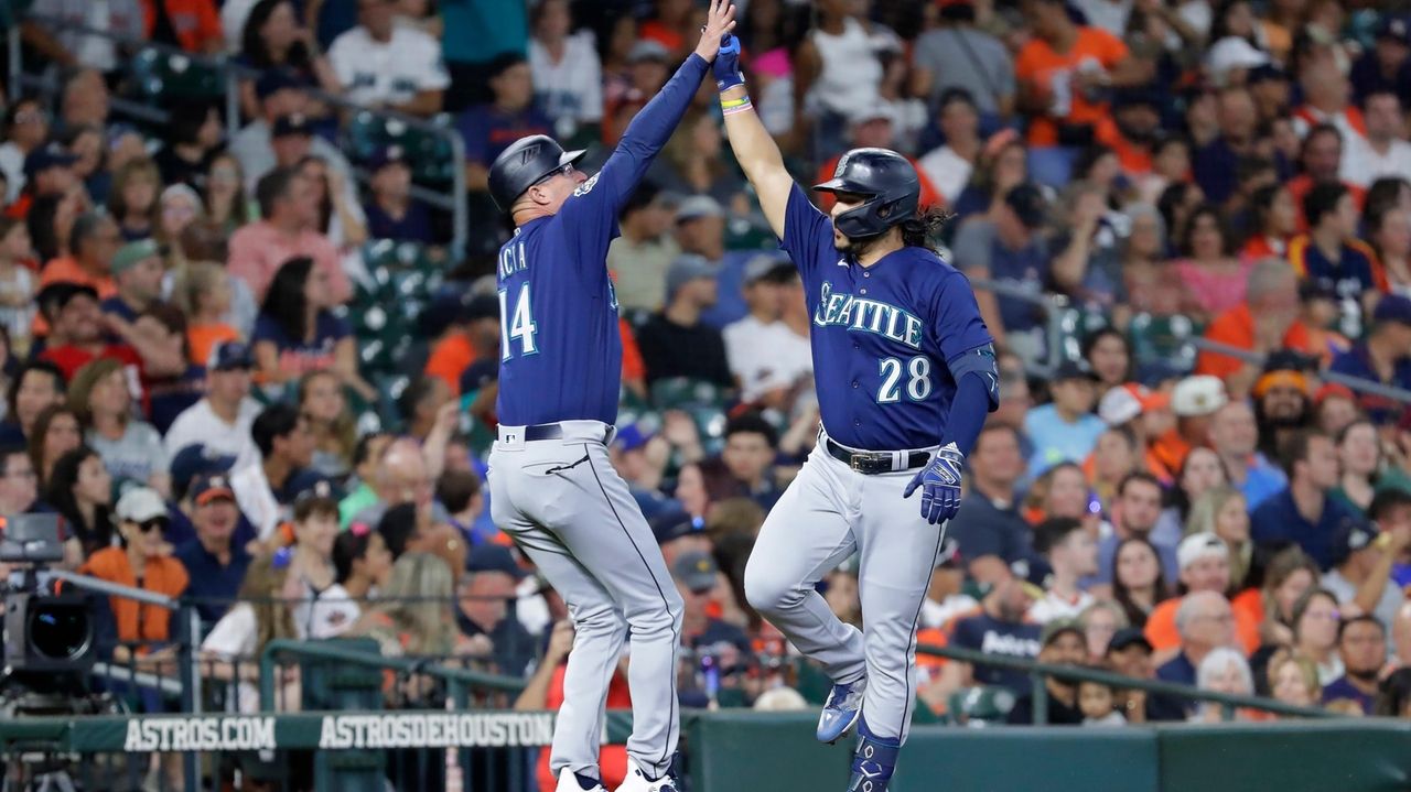 Suárez belts 2 homers, Crawford has 1 as Mariners beat Astros 5-1
