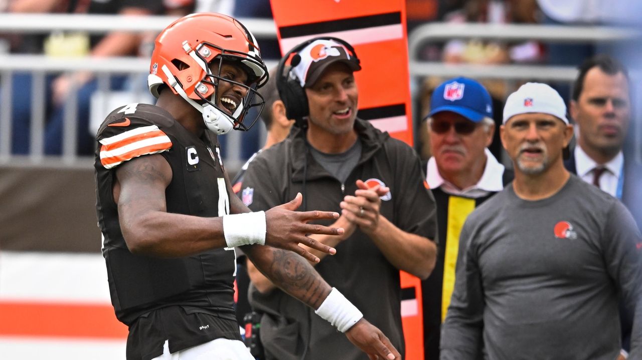 Browns' Deshaun Watson Calls out Reporter for Saying Eagles 'Got the  Better' of QB, News, Scores, Highlights, Stats, and Rumors