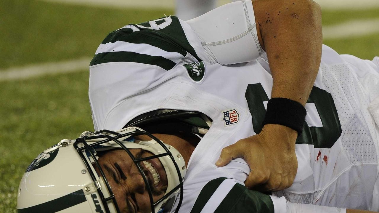 Mark Sanchez reportedly opts for shoulder surgery, ending 2013