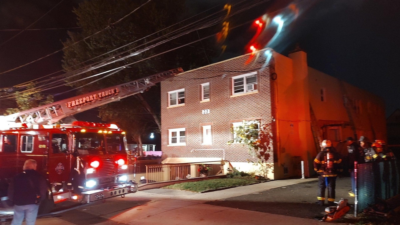 Candle ignites fire in Freeport apartment building, 32 displaced - Newsday