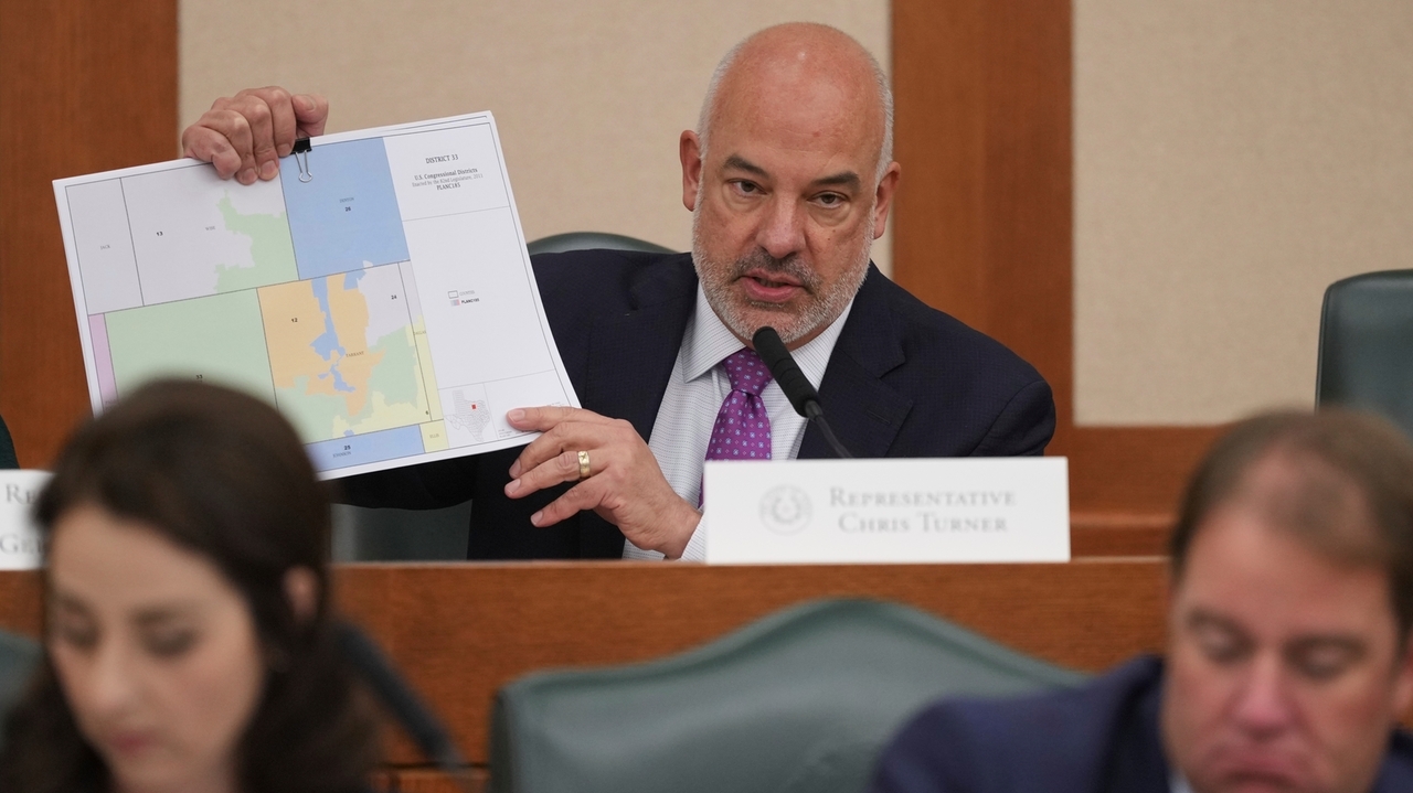 Texas Democrats arrive in Illinois to block vote back home on redrawn ...