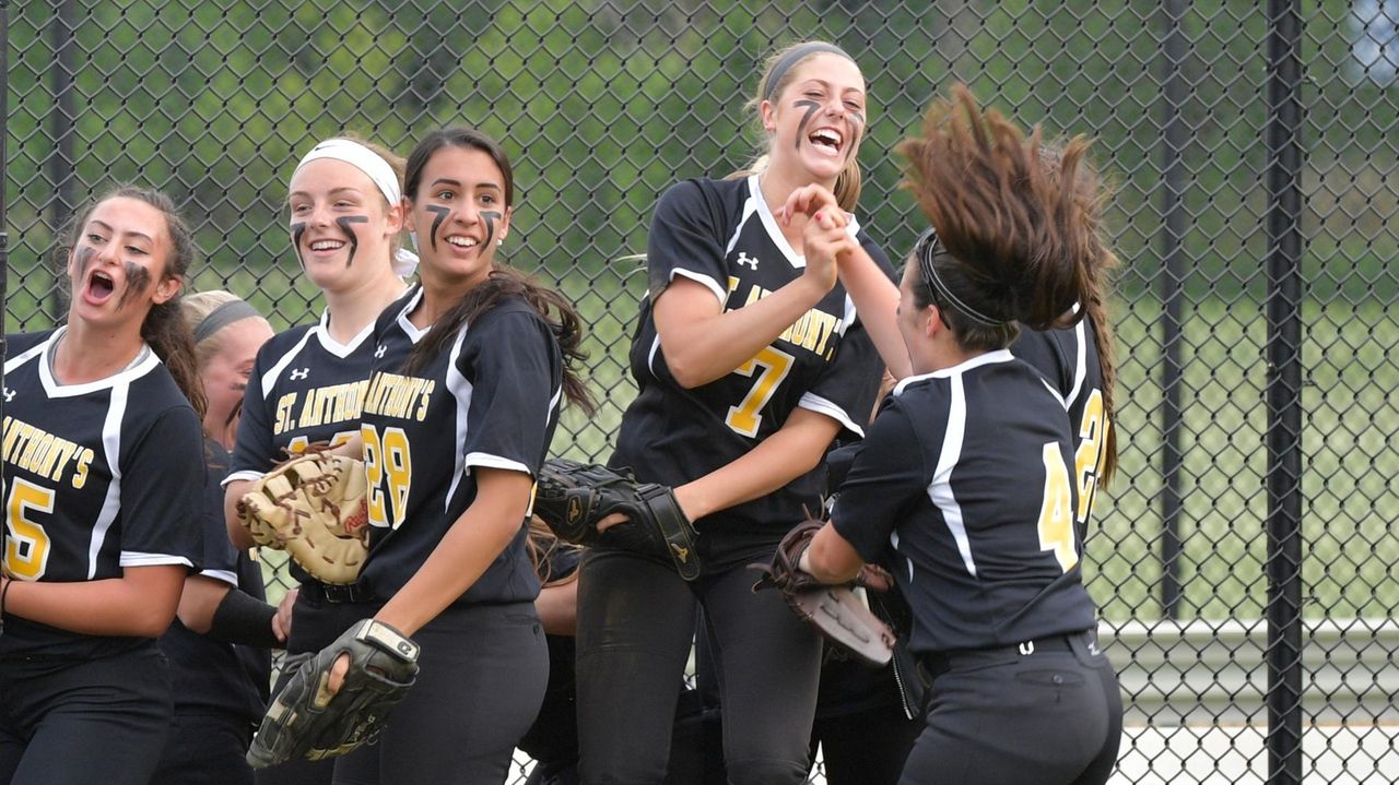 CHSAA softball final St. Anthony's vs. Sacred Heart Newsday