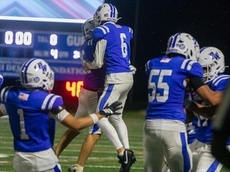 Port Washington football makes two-point stand with no time left to top Mepham