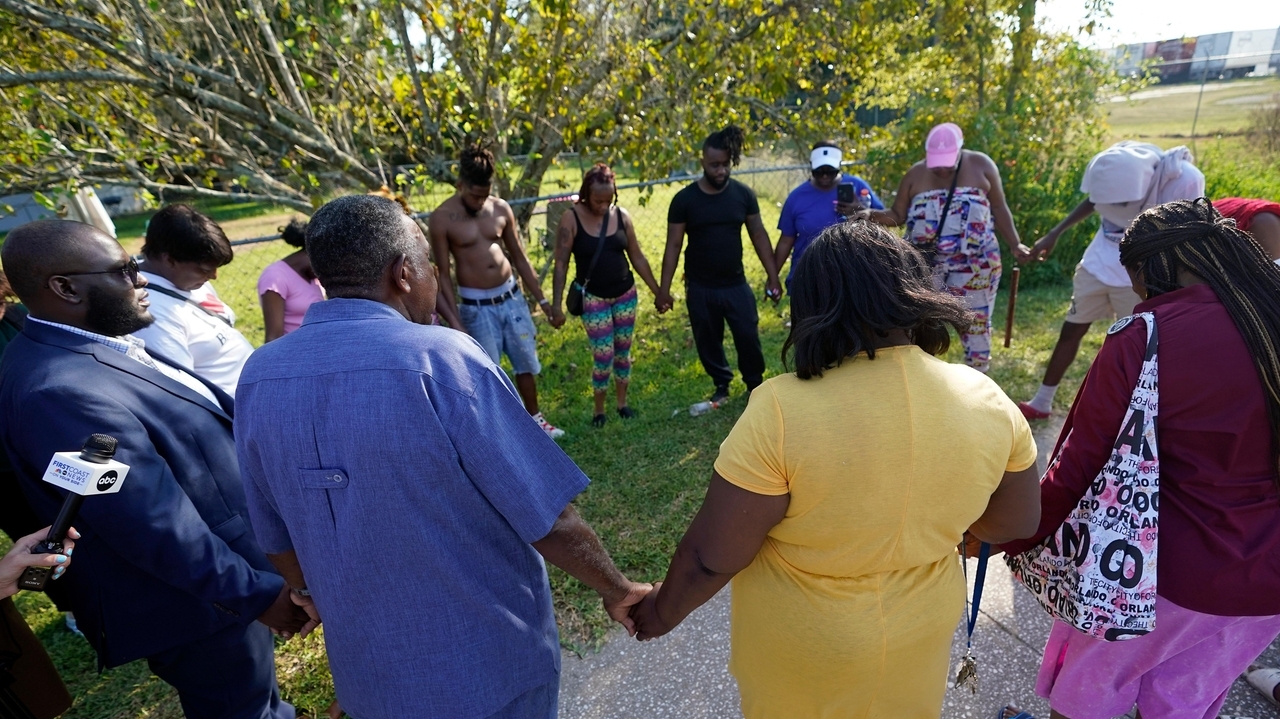 Pastor urges sadness, not rage, after white shooter kills 3 Black people in Florida - Vimarsana News