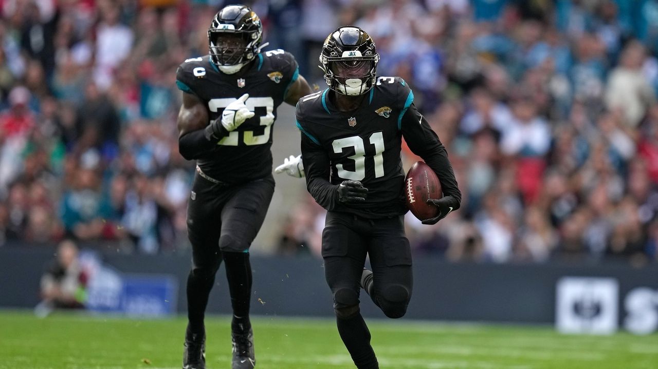 Lawrence, Ridley and defense help Jaguars beat Falcons 23-7 in London -  Newsday