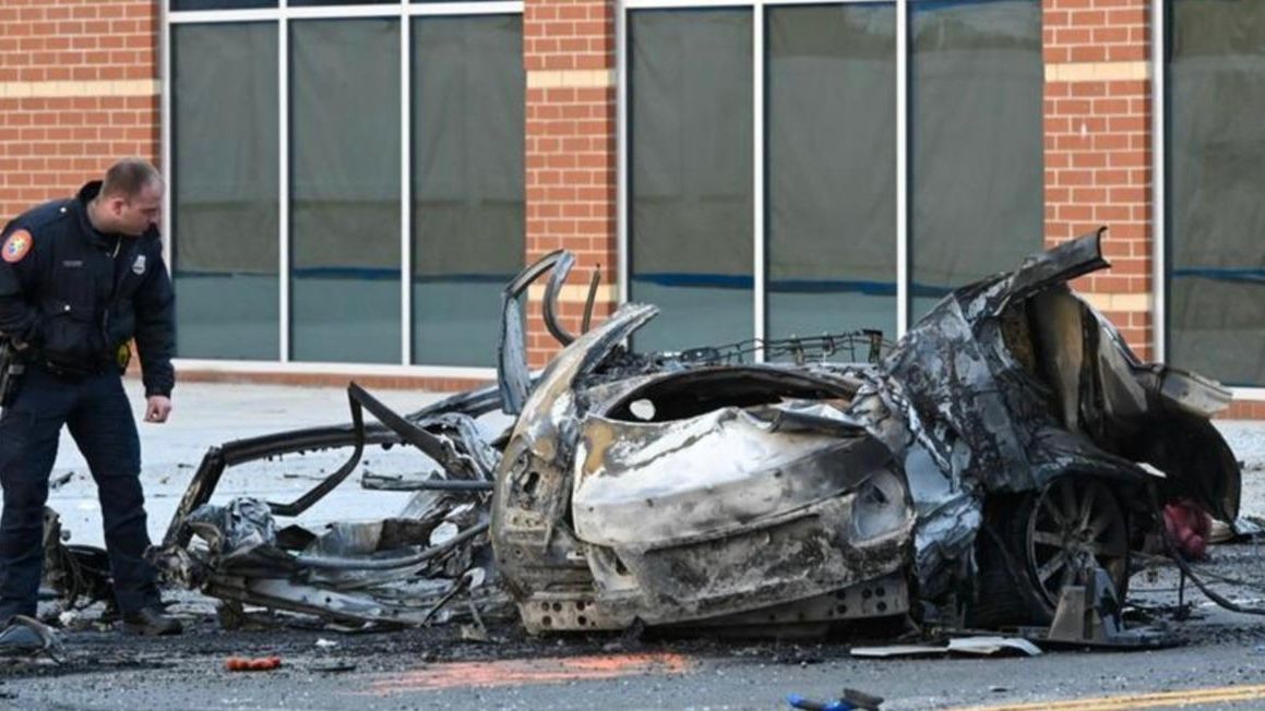 Police Multiple injuries in 3car Mineola crash Newsday