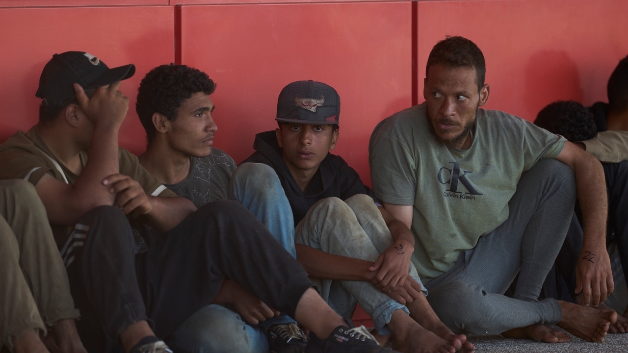 Greek parliament passes suspension of asylum claims despite international criticism