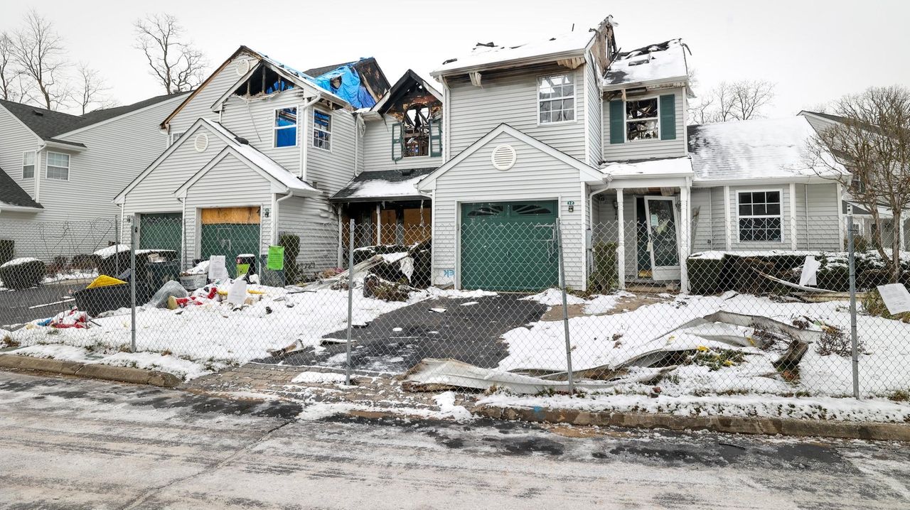 Town orders demo of firescarred Hauppauge condos Newsday