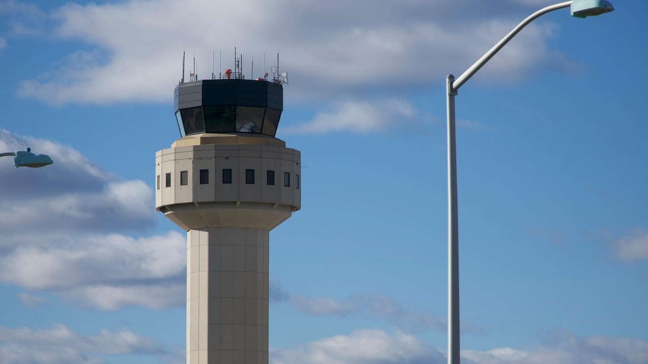 MacArthur Airport overtime soars past $1.2M amid staffing issues - Newsday