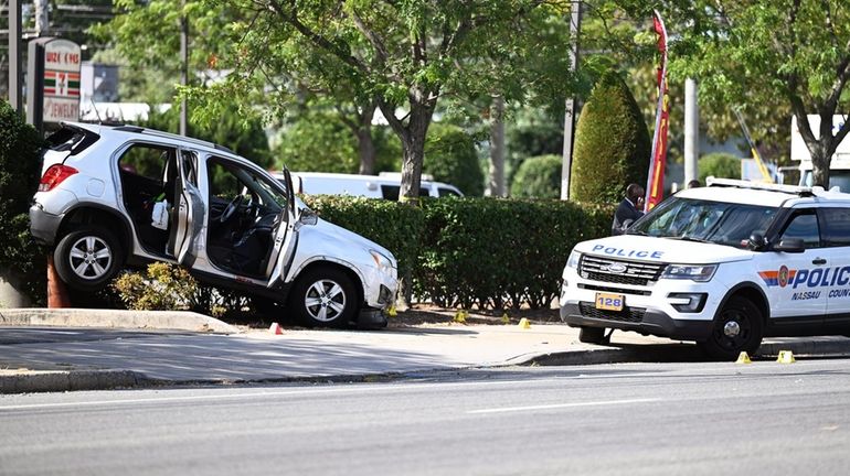 The scene on Sunrise Hwy and Hicksville Road, where Nassau...