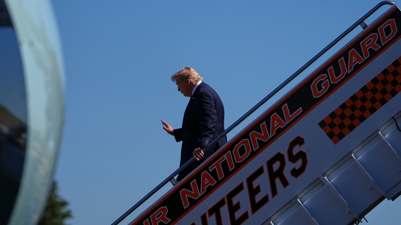 White House Replaces CNN With Real America’s Voice on Air Force One