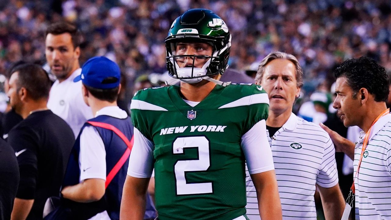 Jets-Eagles Game Recap  QB Zach Wilson Injures Knee in Preseason