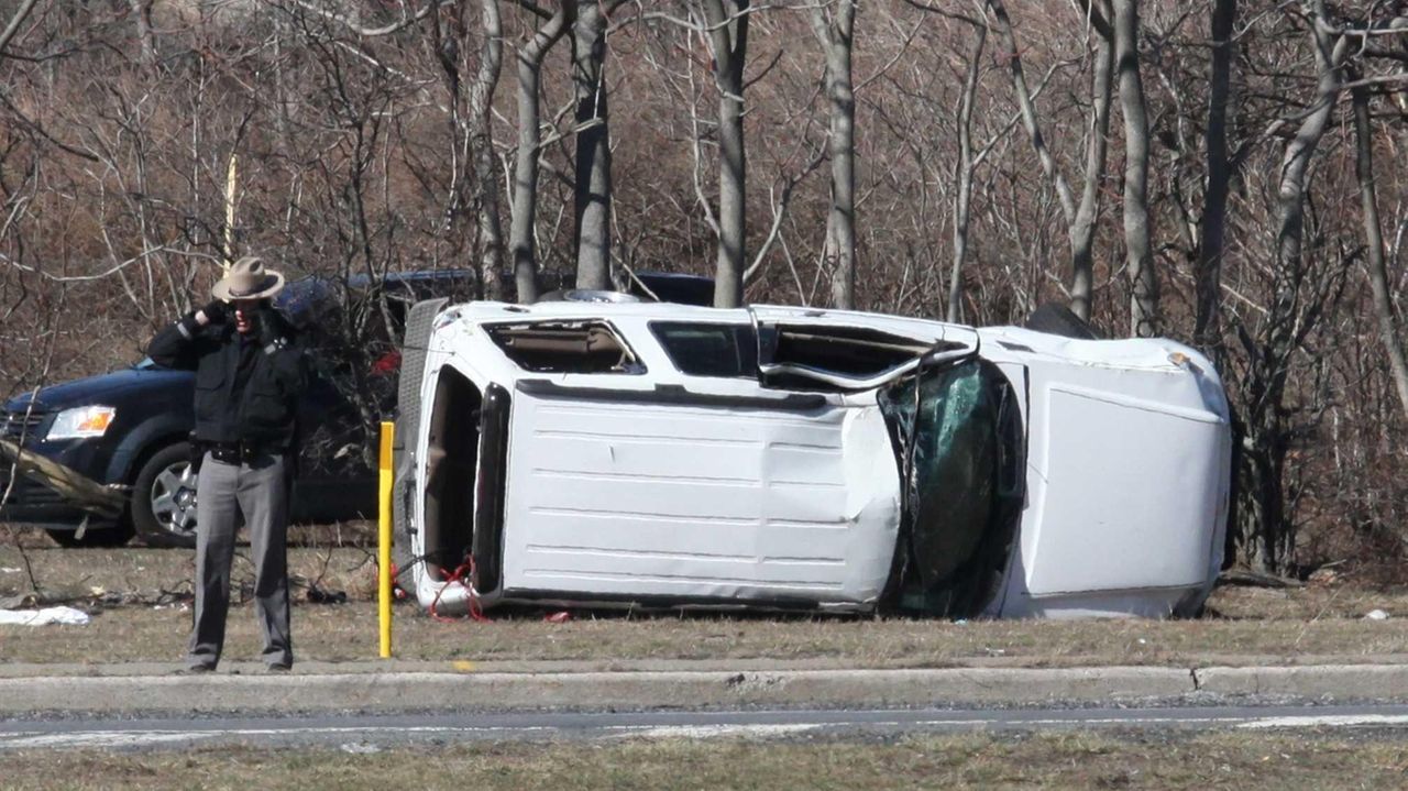 Cops Danielle Tippin Dies In Meadowbrook Parkway Crash Newsday