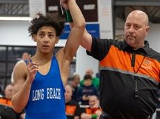 Long Beach's Andreula wins 110-pound title at Eastern States Classic