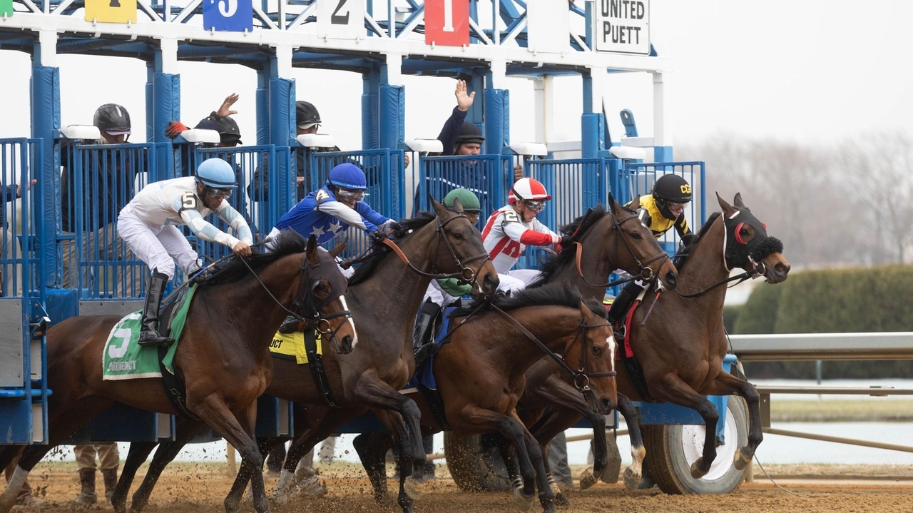 Aqueduct horse racing returns as NYRA and jockeys work toward resolving