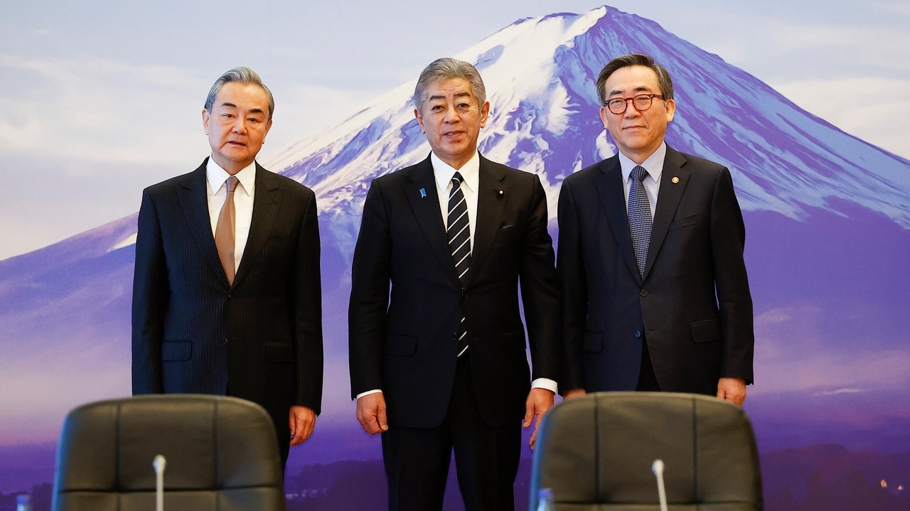 Japan, China and South Korea discuss trilateral cooperation - Newsday