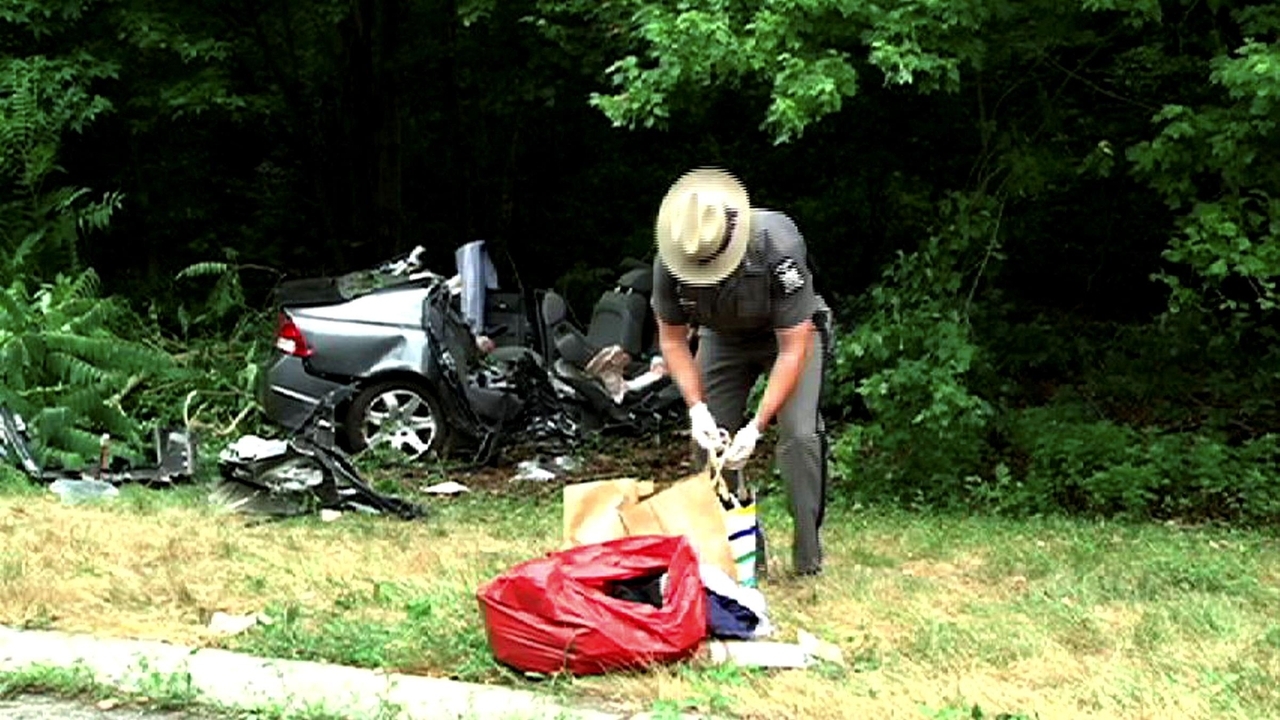 Cops: In crash, woman swerved to avoid car - Newsday