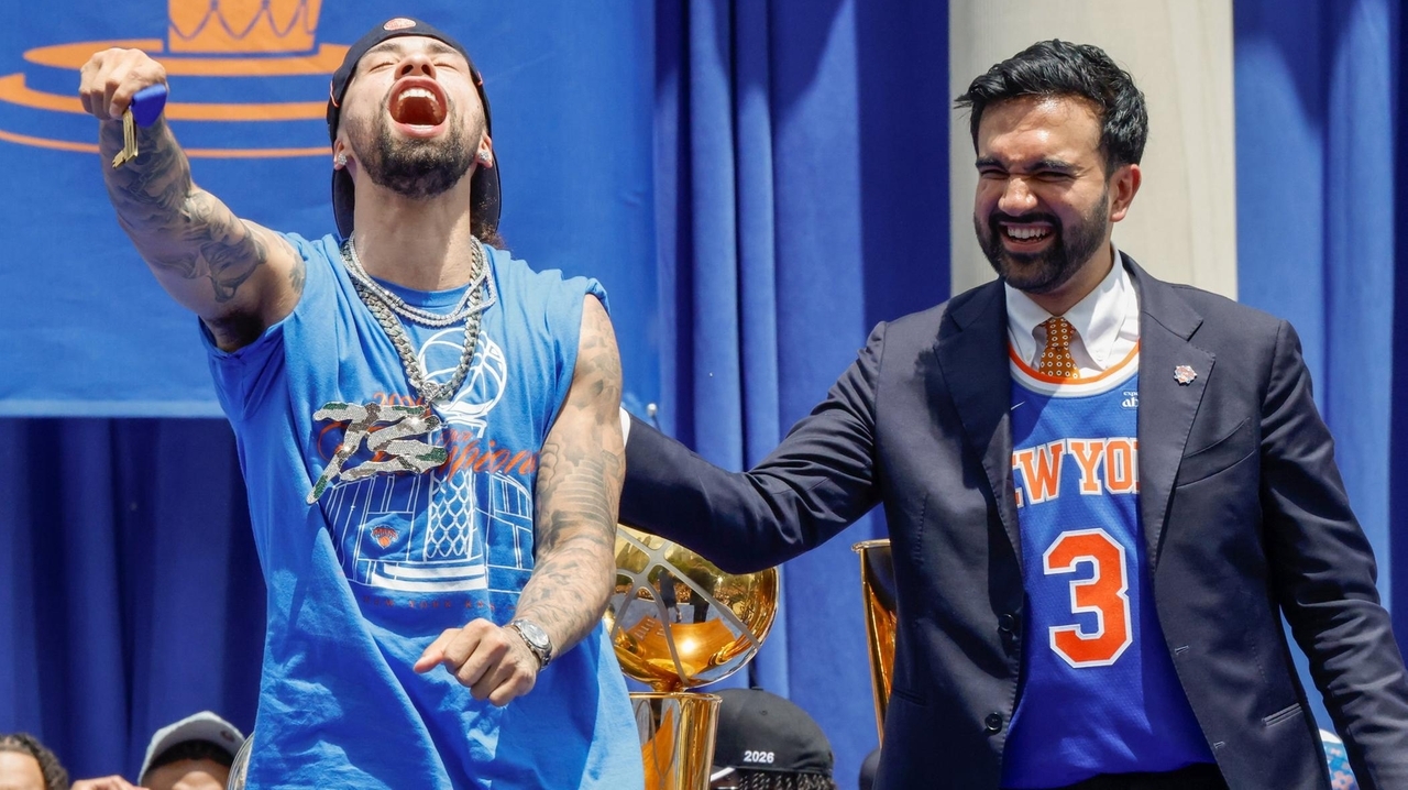 Knicks re-sign Jose Alvarado to new three-year deal, source confirms