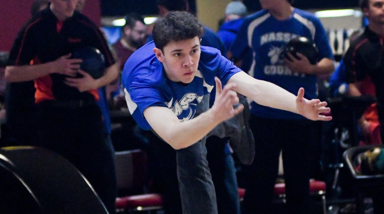 Bedoya getting results from switch to twohanded shot Newsday