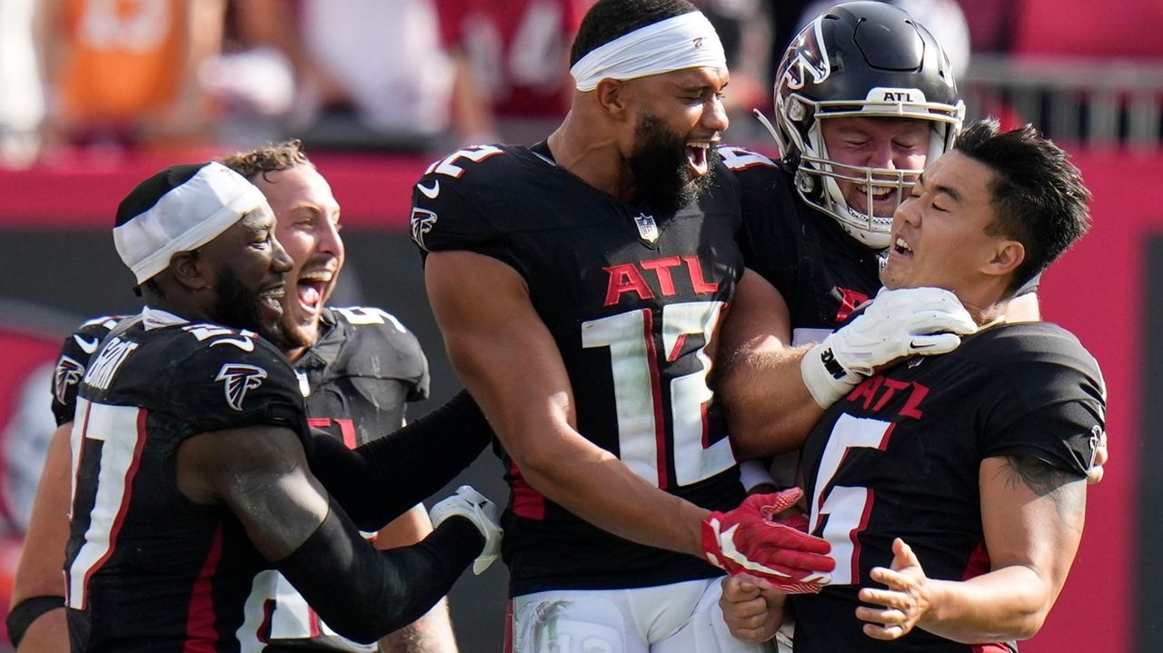 The Falcons' new jerseys made all the mistakes the Buccaneers didn't 