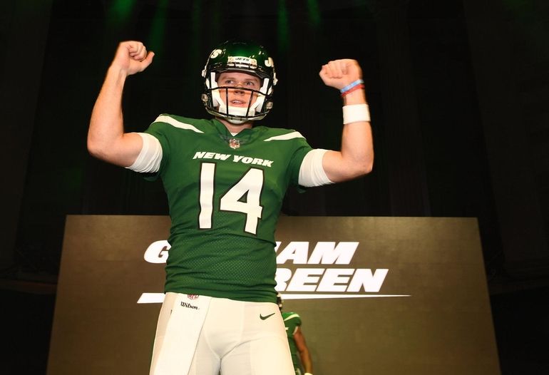 Jets Release First Photo Of Wilson In Gotham Green Uniform