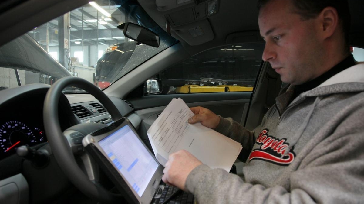 At LI Toyota dealer, long-awaited repair done in a snap - Newsday