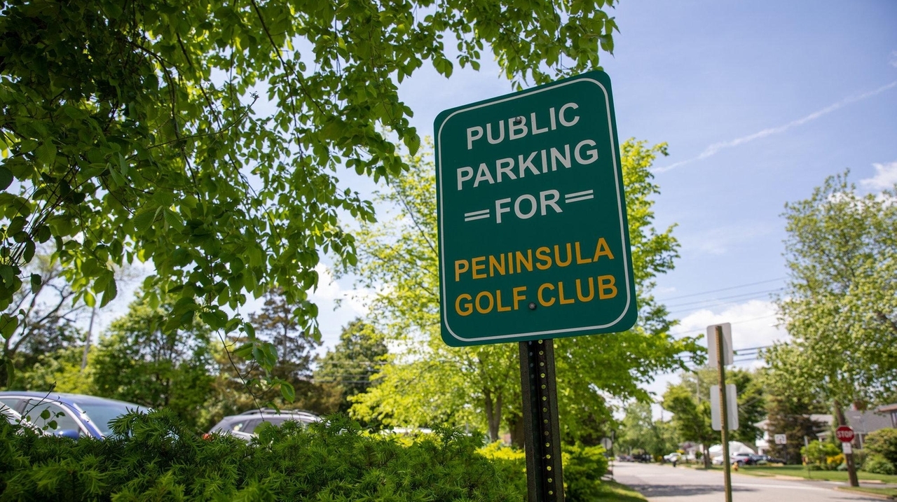 Oyster Bay made offers to buy private golf course for 4.4M without