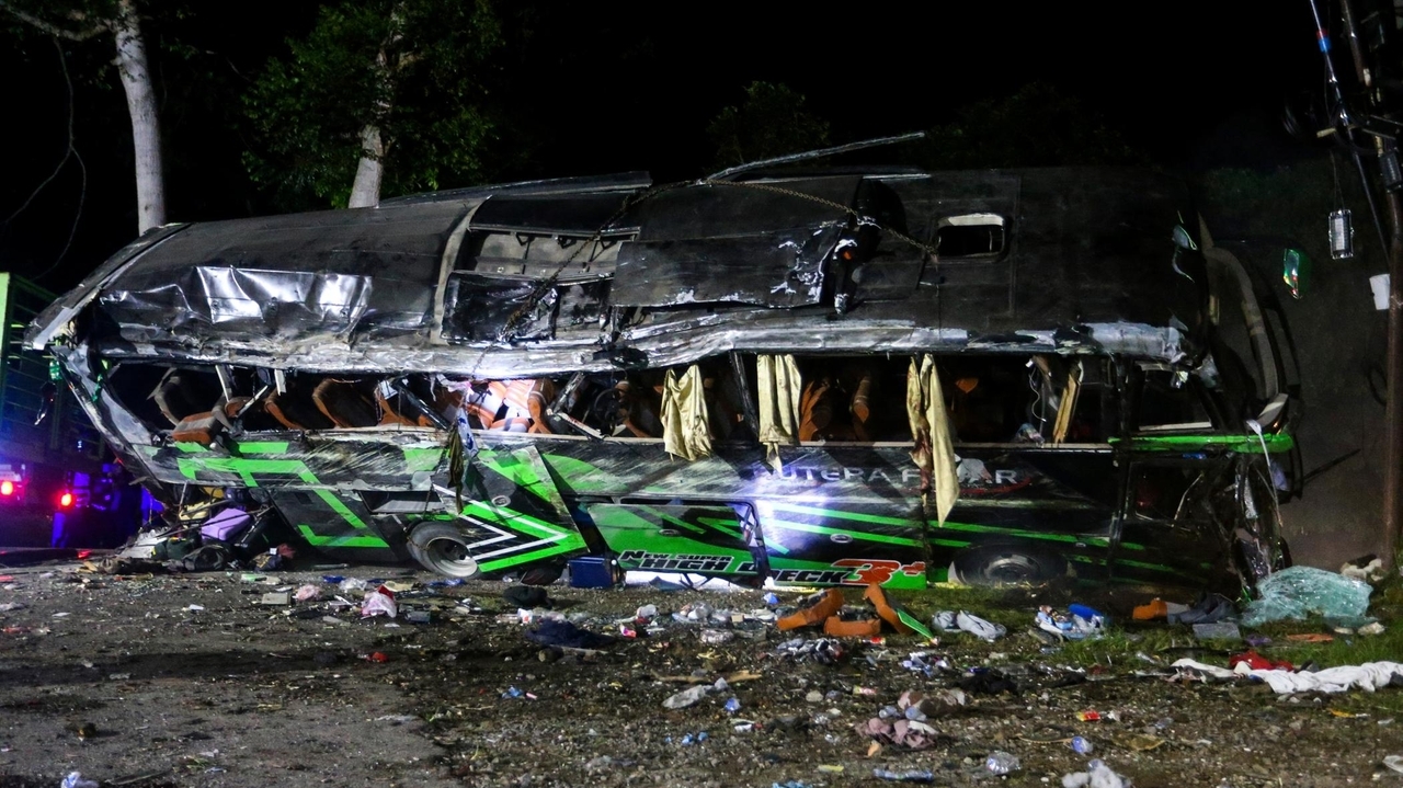 At least 11 dead, mostly students, in Indonesia bus crash after brakes ...