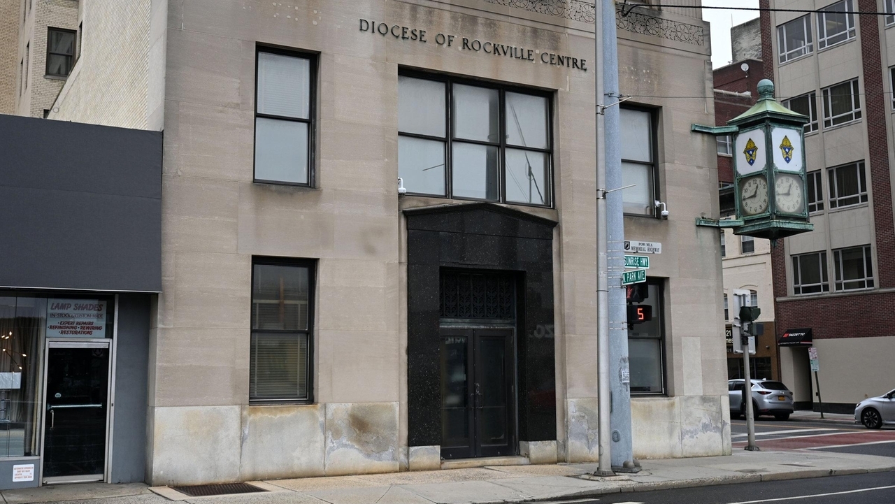 Settlement waiting game for sex abuse victims, Rockville Centre diocese - Vimarsana News