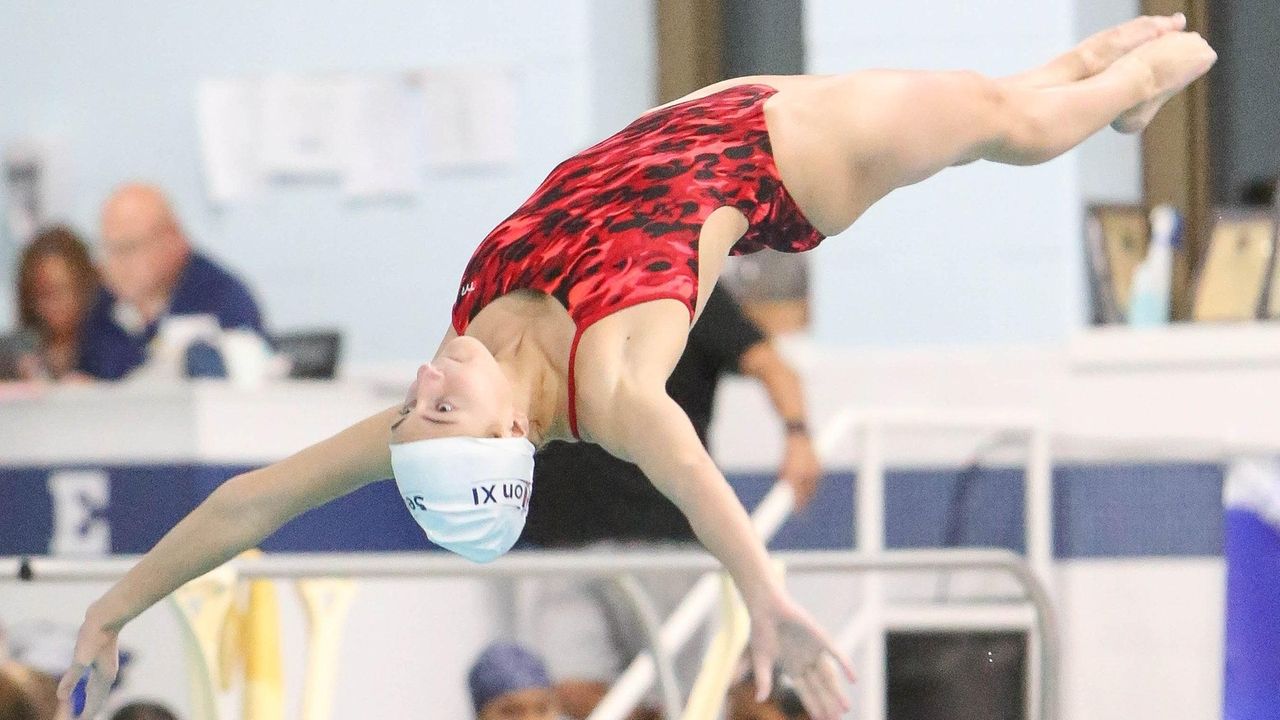 Photos: Suffolk Girls Diving Championships - Newsday