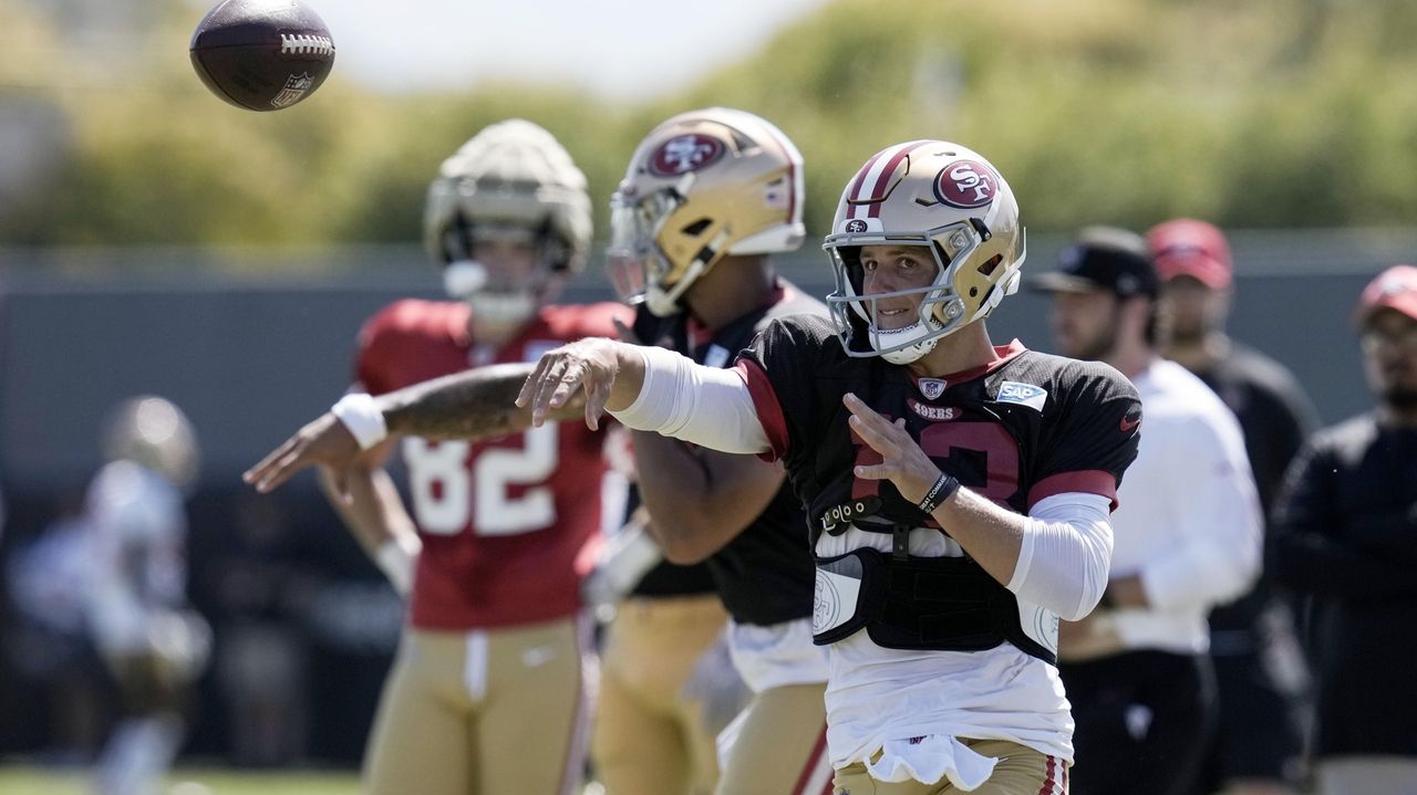 San Francisco 49ers quarterback Trey Lance (5) drops backs to pass against  the Las Vegas Raiders during the first half of an NFL preseason football  game, Sunday, Aug. 13, 2023, in Las