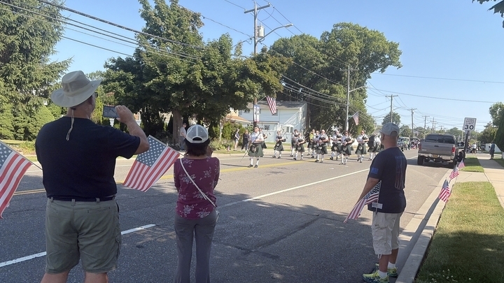 'Stay in the shade': Bethpage parade kicks off in sweltering heat