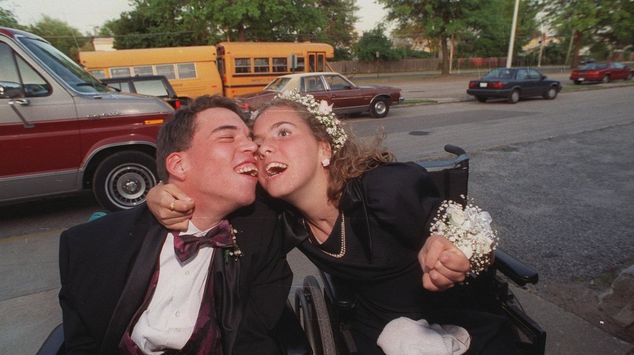 Prom dates look back on 1992 Carman Road School prom, 'a night to