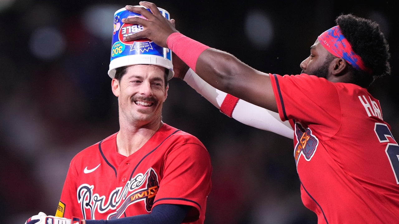 Mike Yastrzemski's 10th-inning single sends the Braves past the