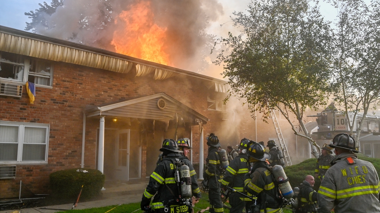 Maple Crest apartments in Deer Park heavily damaged by Sunday fire - Vimarsana News
