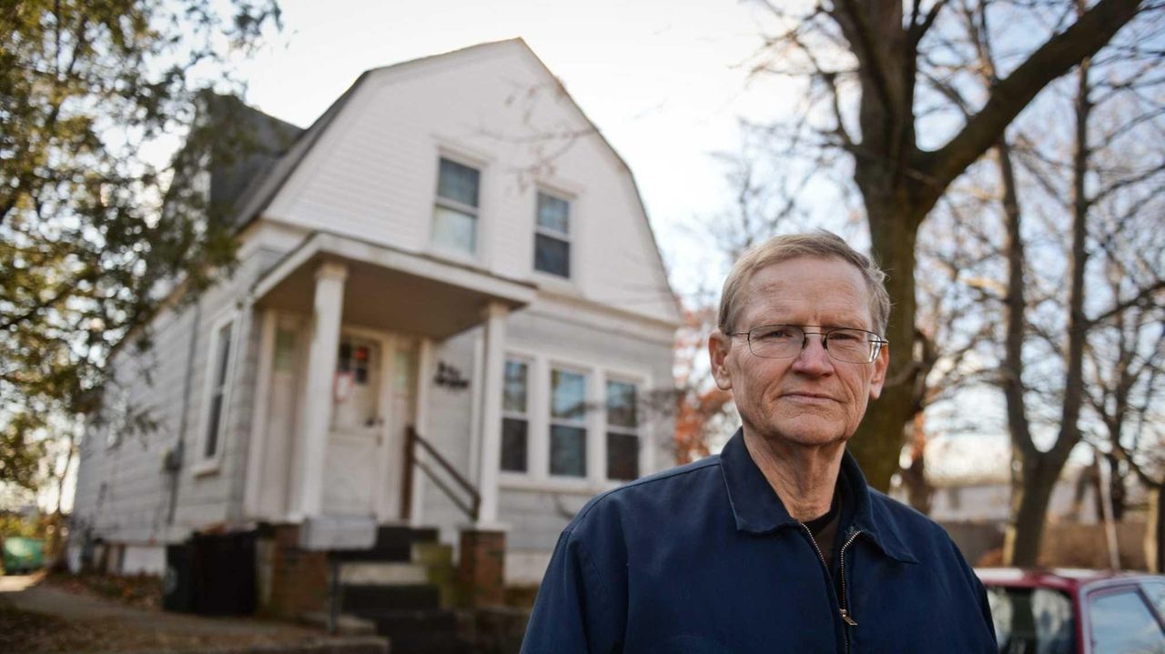 Vietnam veteran fights for Lindenhurst Village tax exemption Newsday