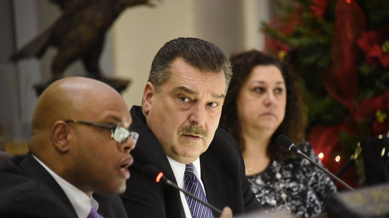 Glen Cove mayor, council at odds over law firm representing city - Newsday