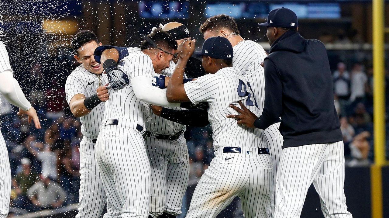 Gleyber Torres' single in ninth gives Yankees 10th straight victory -  Newsday