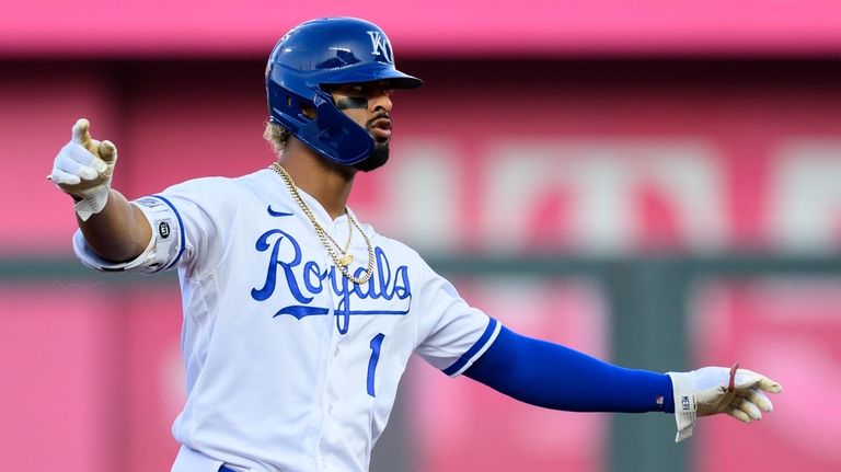 WATCH: Nicky Lopez collects his first RBI in an Atlanta uniform to