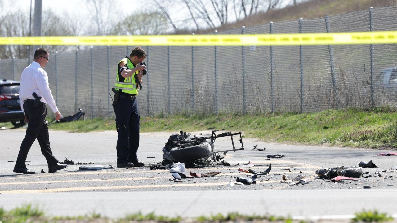 Three killed, including 11yearold girl, in crash on Veterans Memorial